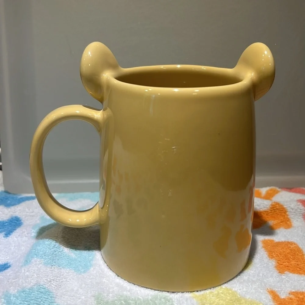 Winnie the Pooh, Disney mug. Hallmark Disney.
